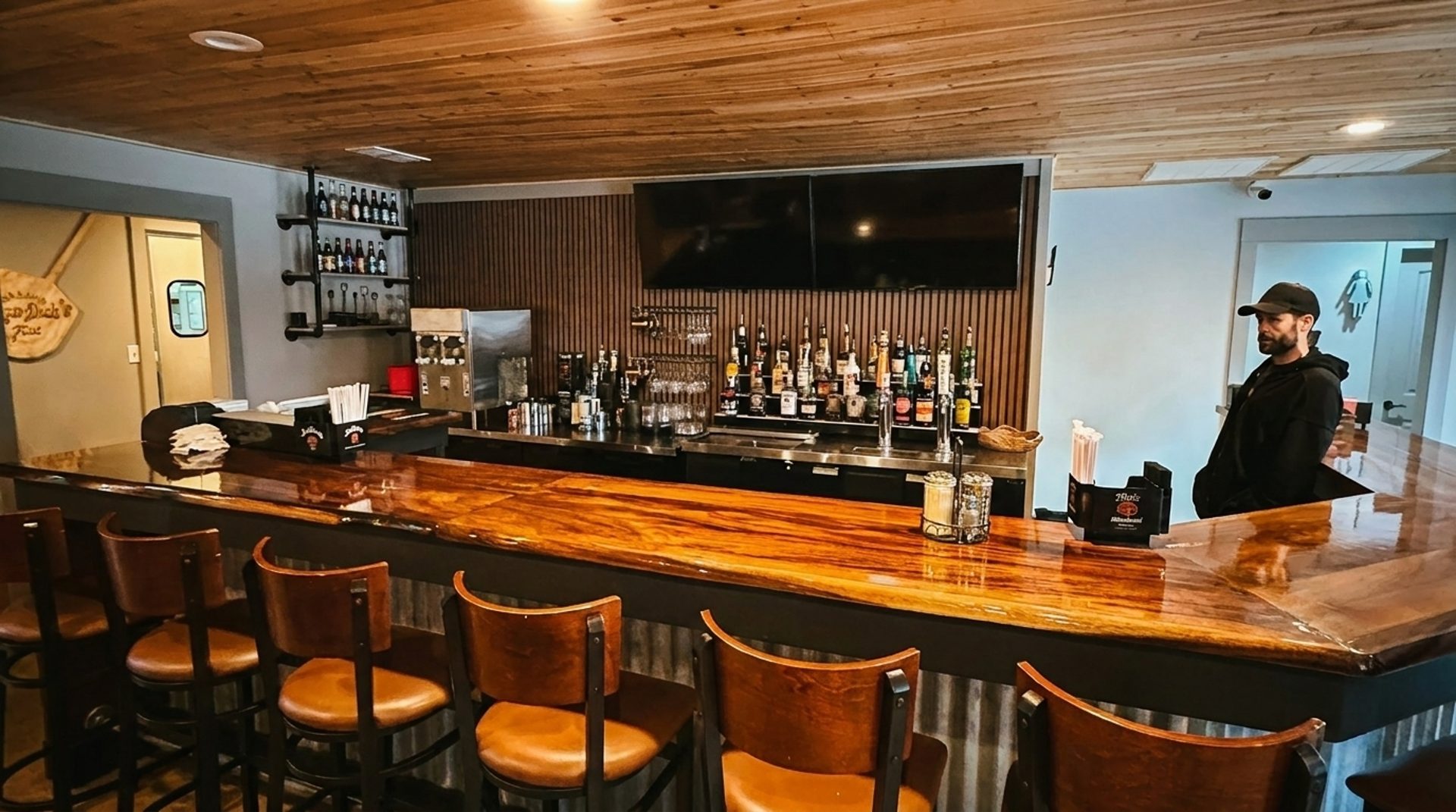 Full Bar, Patio, and a Pool Table